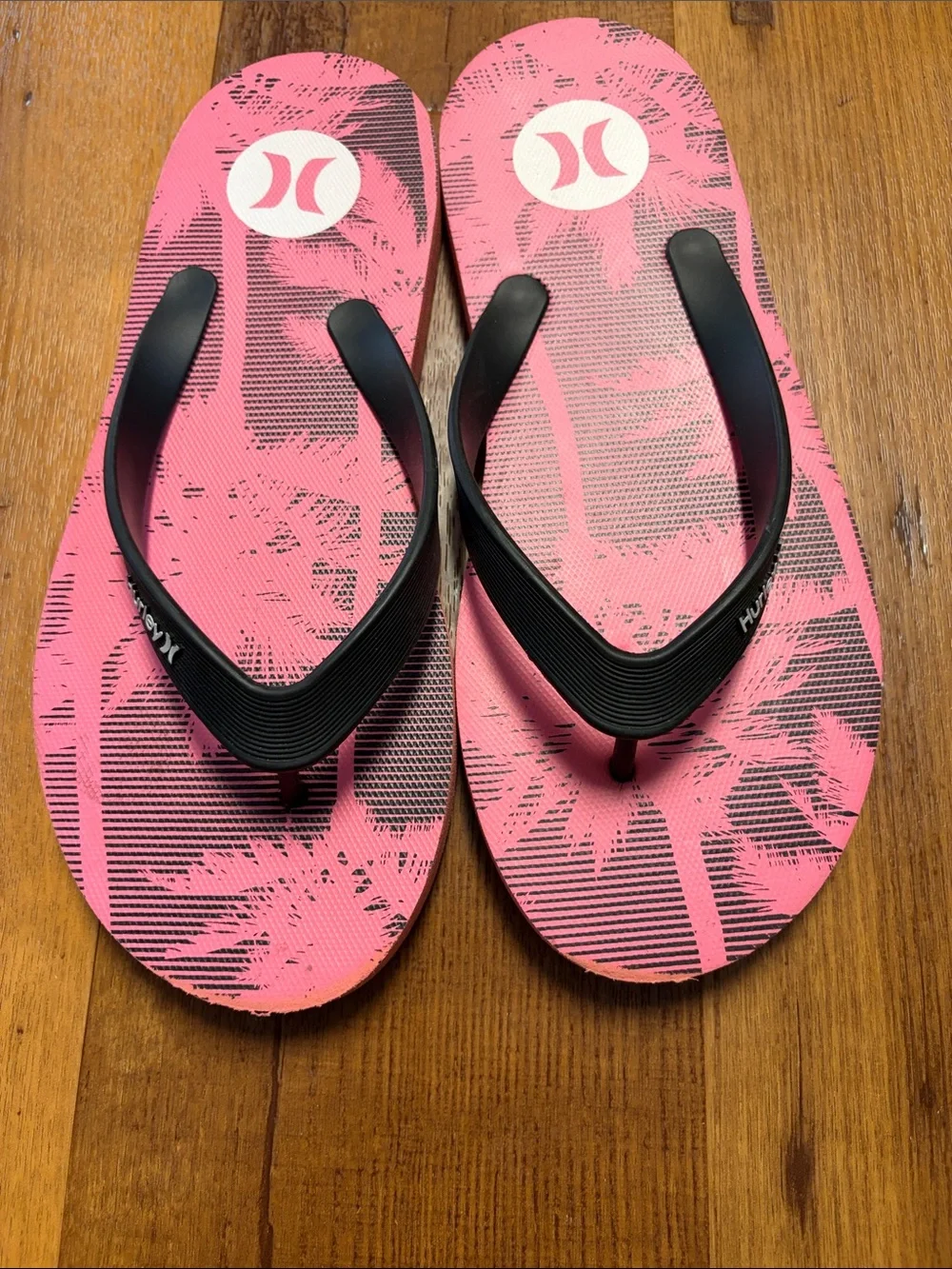 Hurley  Men’s Bundle Of Two-Teal Floral & Pink Palm Flip Flop Set Size 11 EUC